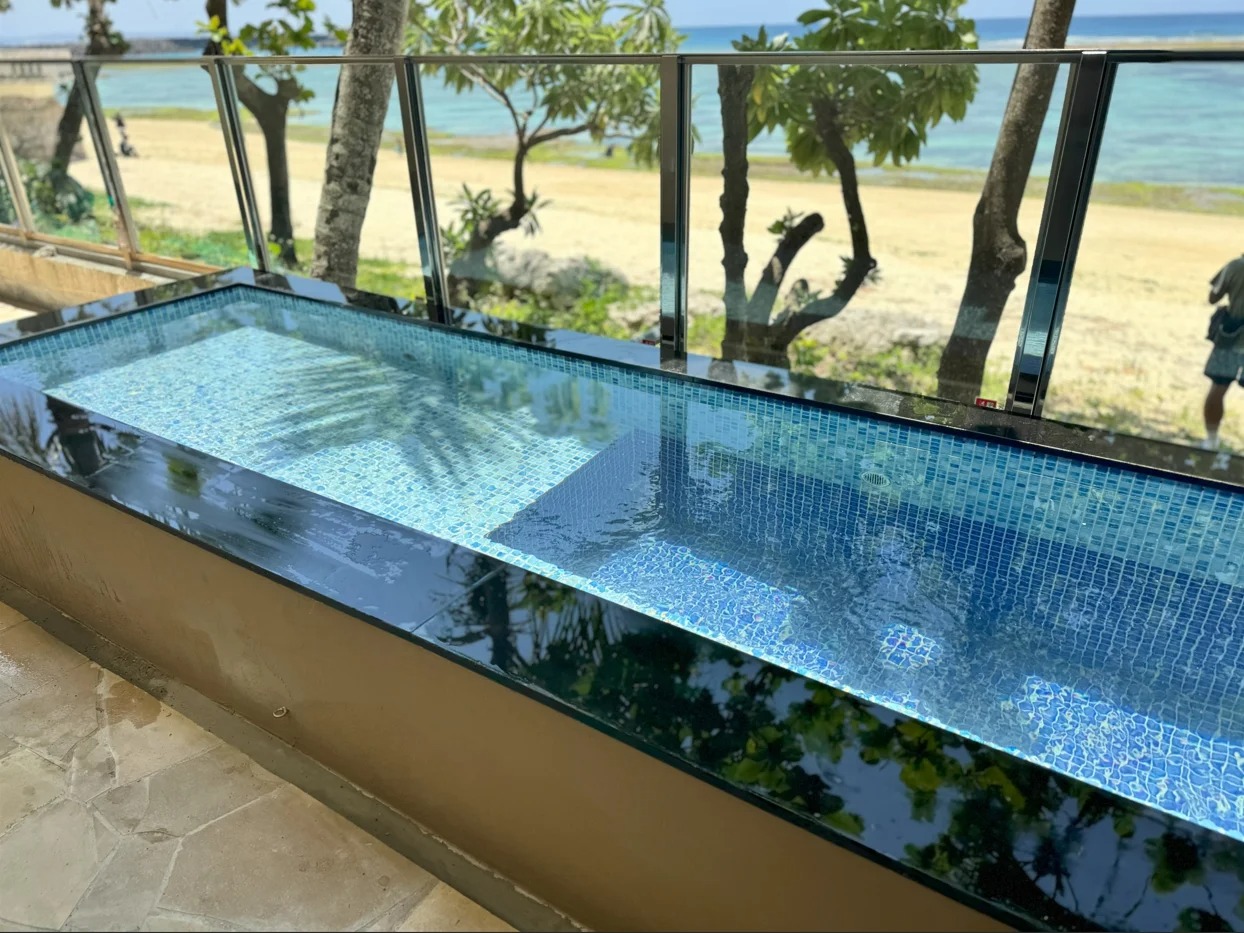 海沿いのリゾートホテルに水風呂・重塩害仕様チラー・ろ過装置を導入